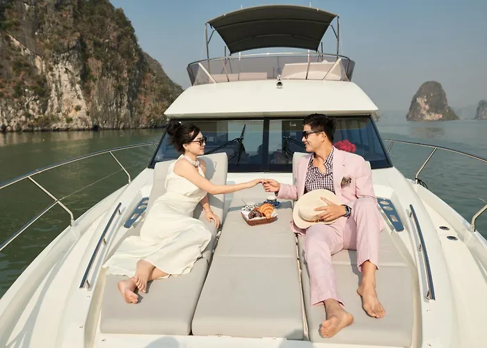 Botel Luxury Yacht Bay - Managed By Vietyacht Club