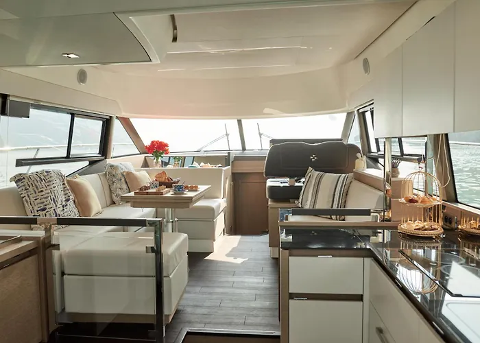 Botel Luxury Yacht Bay - Managed By Vietyacht Club *