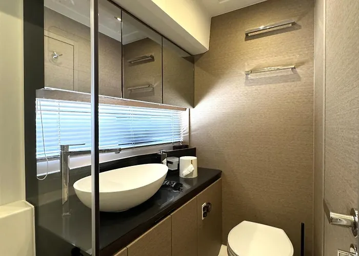 Luxury Yacht Bay - Managed By Vietyacht Club * Ha Long