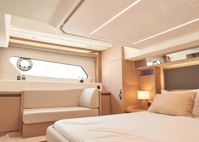 Luxury Yacht Bay - Managed By Vietyacht Club Botel