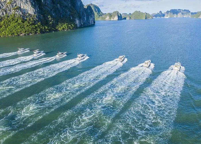 Botel Luxury Yacht Bay - Managed By Vietyacht Club *