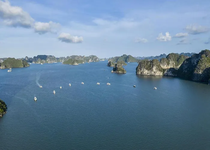 Botel Luxury Yacht Bay - Managed By Vietyacht Club Ha Long
