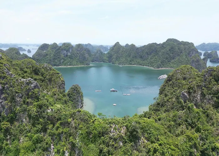 Luxury Yacht Bay - Managed By Vietyacht Club Botel Ha Long